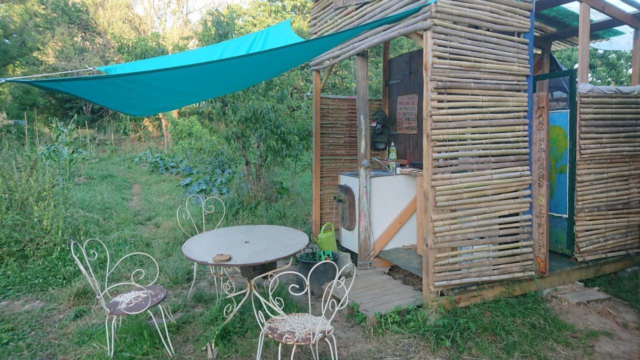 Tente En Permaculture Pirate Creysse  Екстер'єр фото